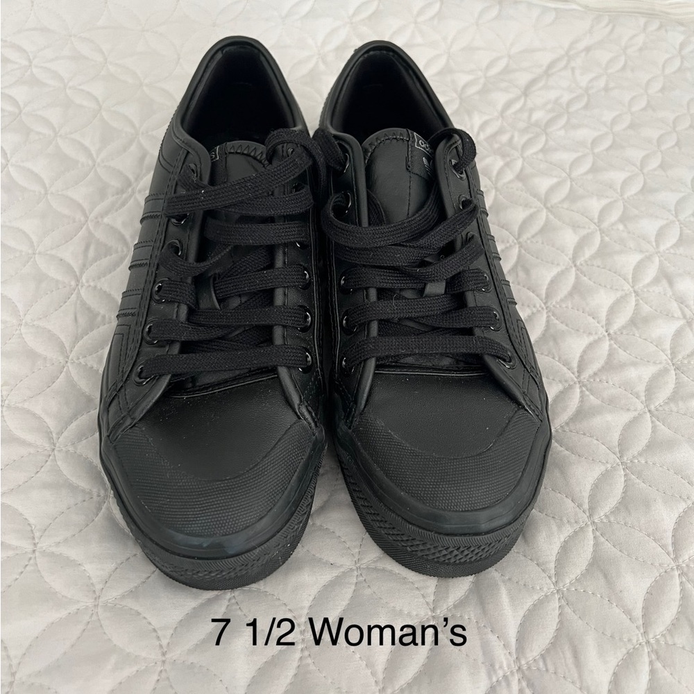 Sneakers never worn